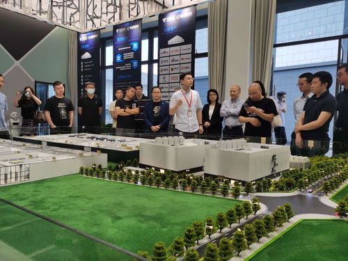 探索智慧城市前沿 電子與物聯(lián)網(wǎng)學(xué)院師生赴重慶騰龍兩江數(shù)據(jù)中心開(kāi)展觀(guān)摩交流